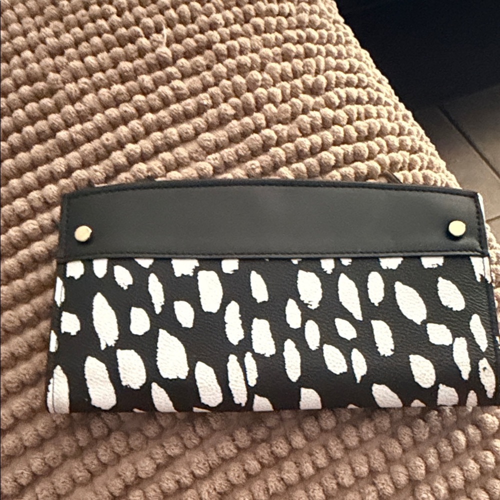 Used A NEW DAY Black & White Women’s Wallet